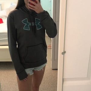 Under armour sweatshirt